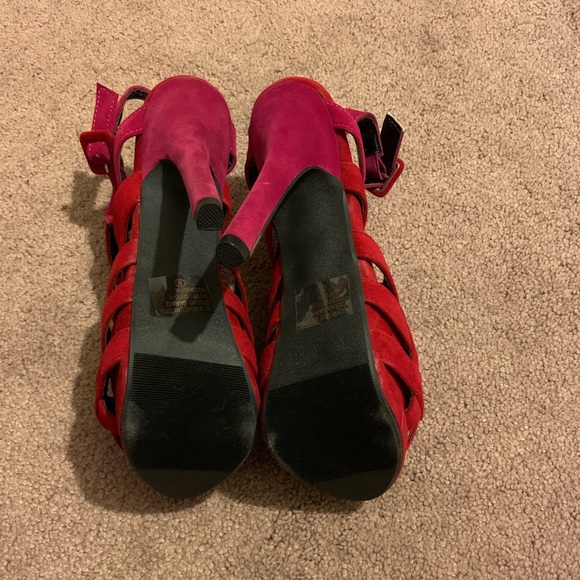 Wild Rose Strappy Heels - Picture 2 of 5